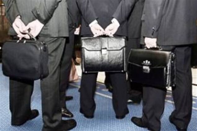 Детей чиновников заставят возвращаться в Россию после учебы за границей