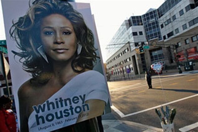 Частный детектив: с Уитни Хьюстон расправились наркодилеры