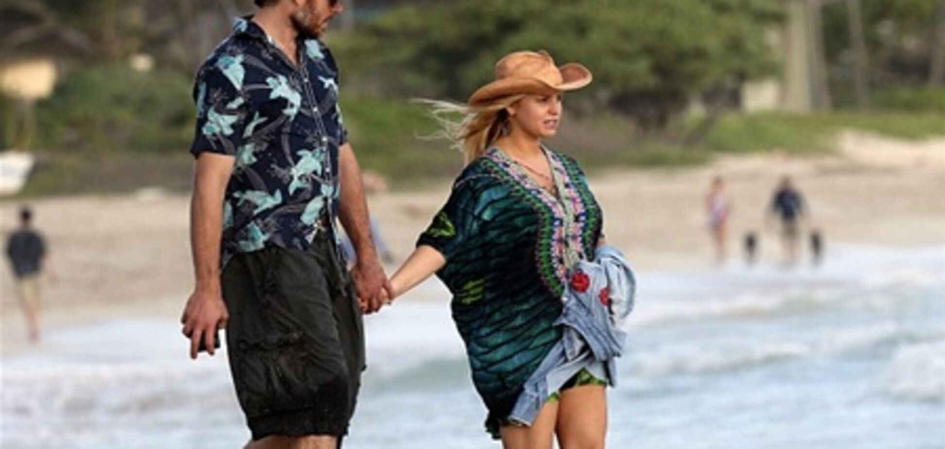 Джессика Симпсон наслаждается теплыми краями. Фото