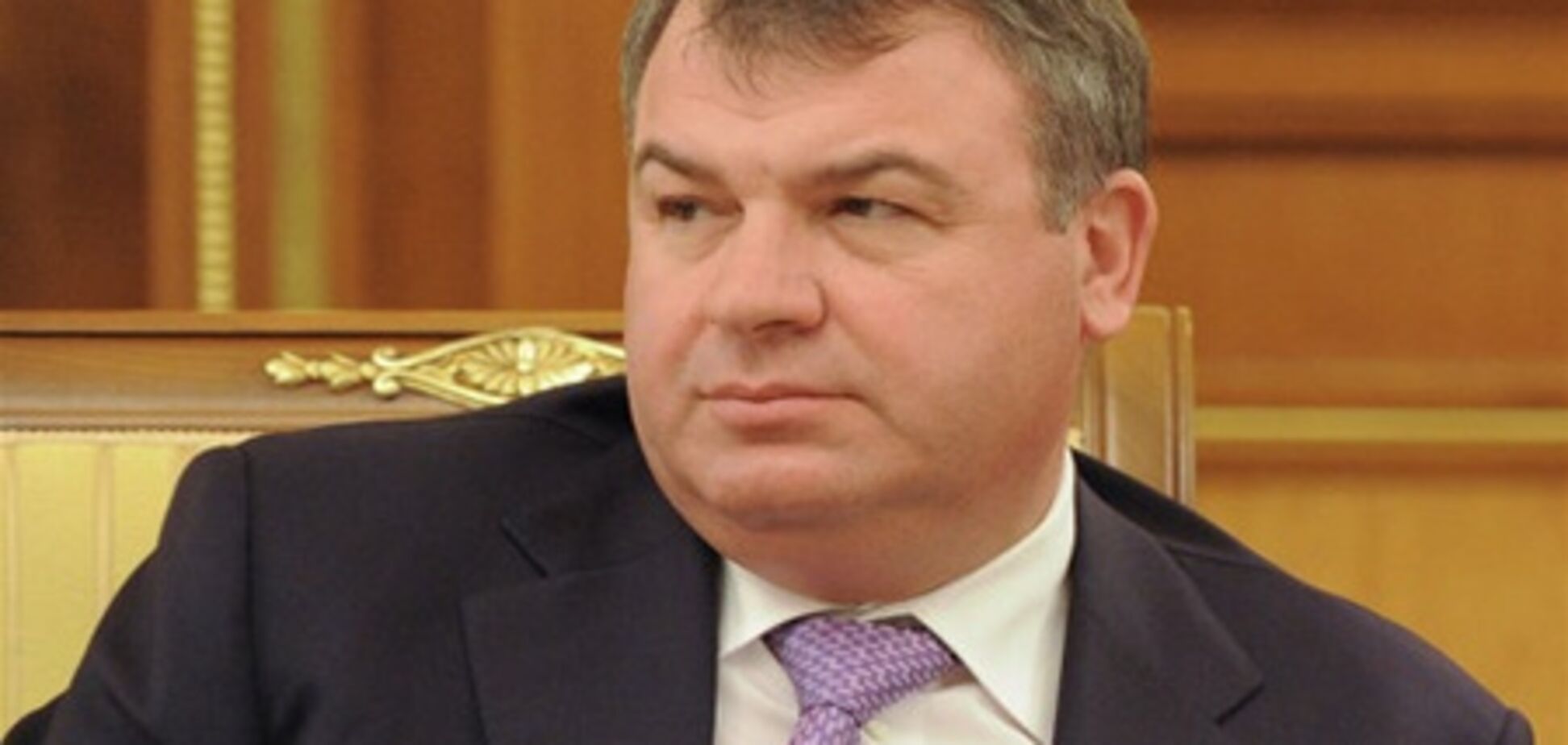 Екс-міністра оборони РФ викликали на допит у справі про корупцію