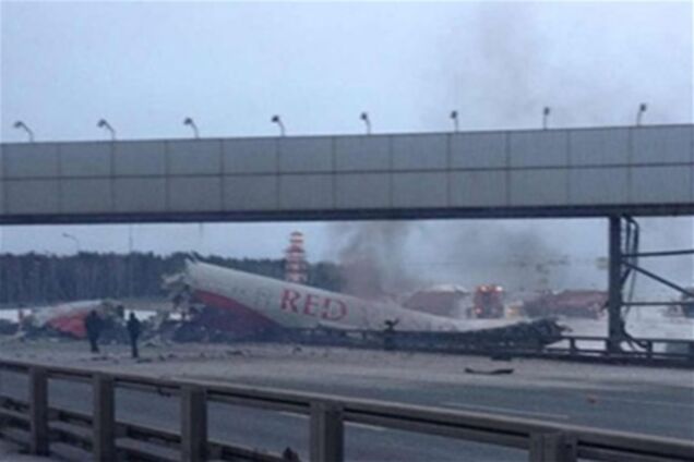 В аеропорту Москви при посадці загорівся літак