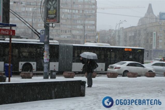 В ГАИ рассказали, как ездить по Киеву в снежную погоду. Видео