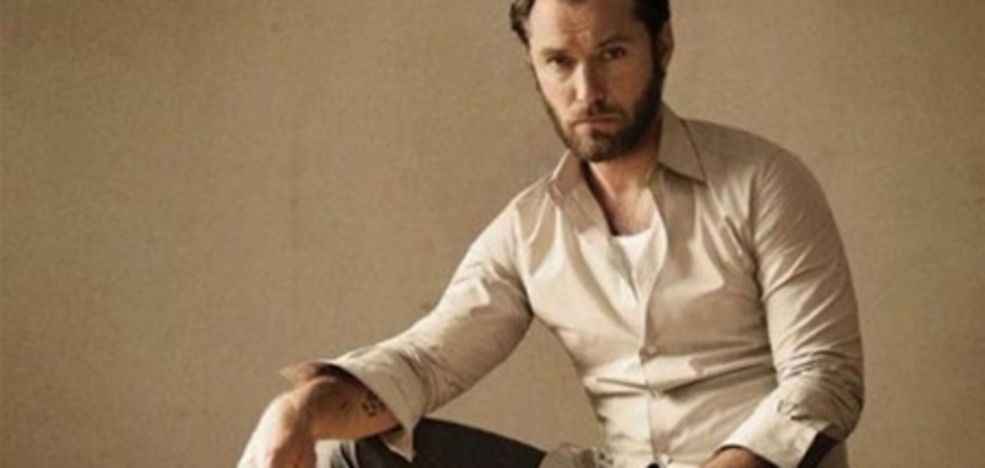 Обаятельный Джуд Лоу остался в образе для Times Style . Фото