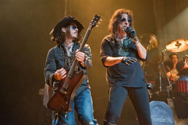 Джонни Депп сыграл с  Элисом Купером. Видео