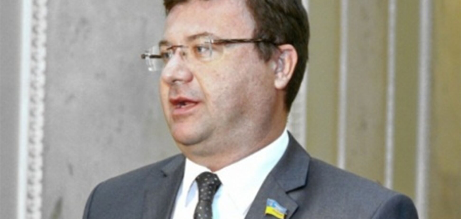 У БЮТ хочуть покарати Азарова за перевищення повноважень