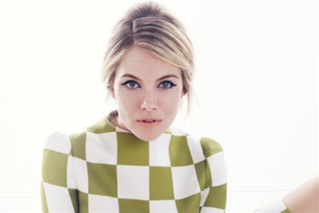 Сиенна Миллер вернулась к работе с Harper's Bazaar. Фото