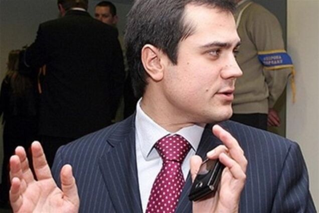 Екс-депутат вібачівся перед адвокатом за напад