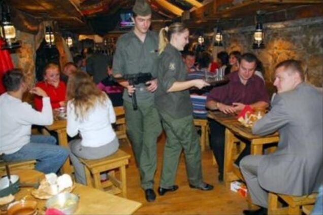 Во Львове объяснили, чего хотят от 'Криївки' и 'Жидівської кнайпи'