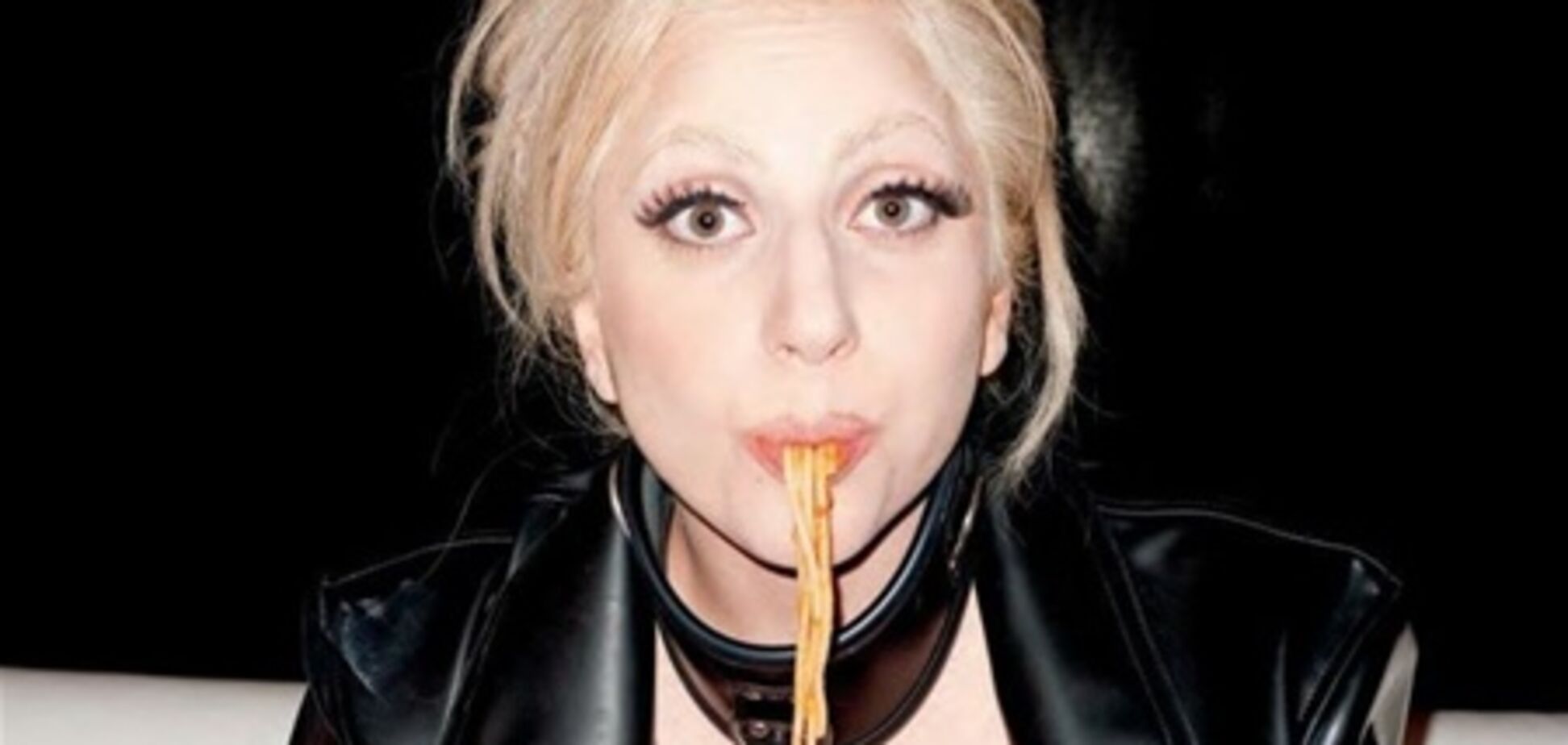 Леди Гага нуждается в 72 десятках яиц в гримерке