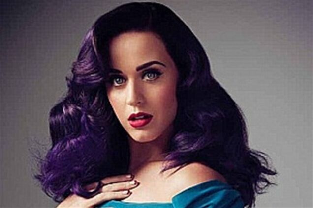 Кэти Перри спряталась под столом от экс-супруга