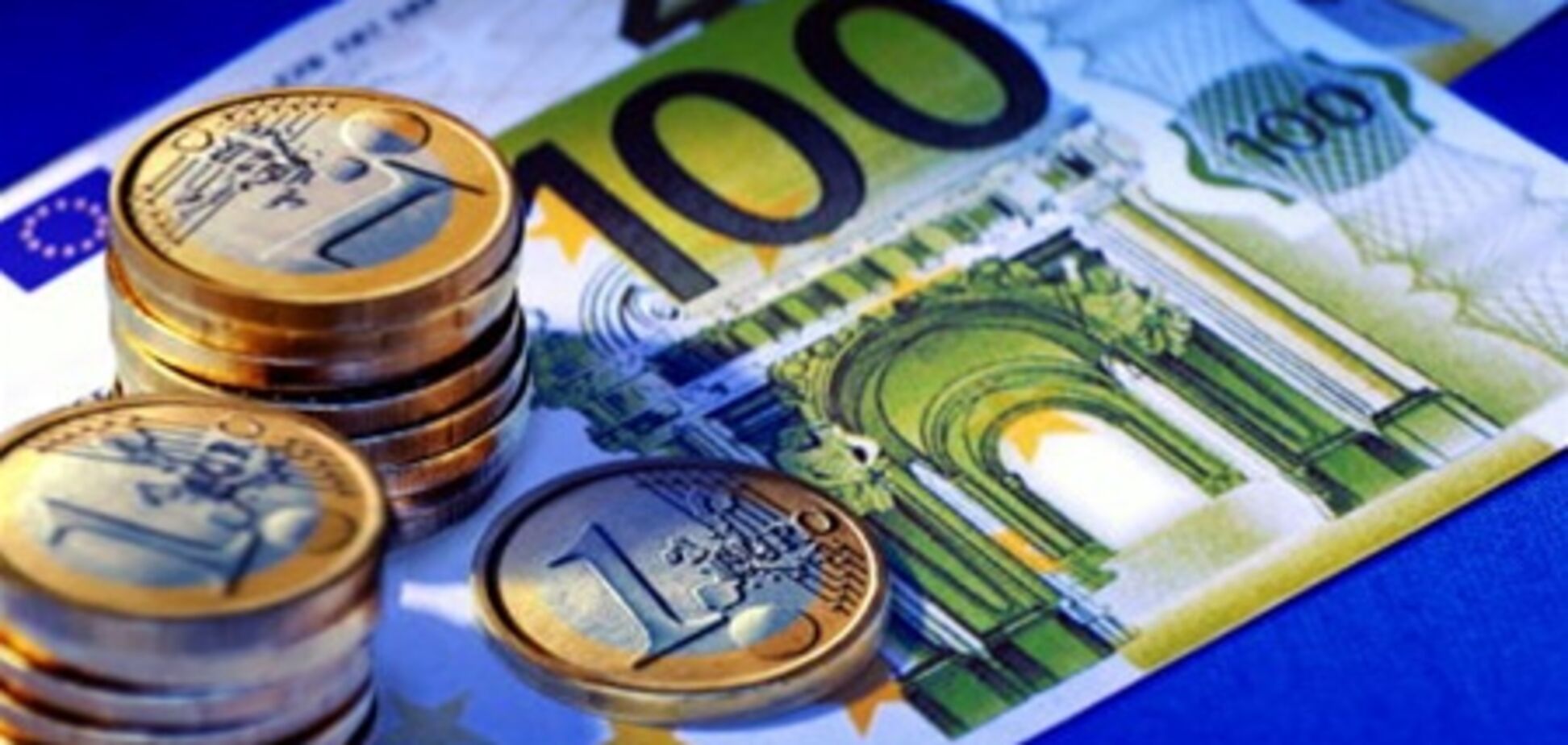 Евро дешевеет в ожидании итогов заседания ЕЦБ