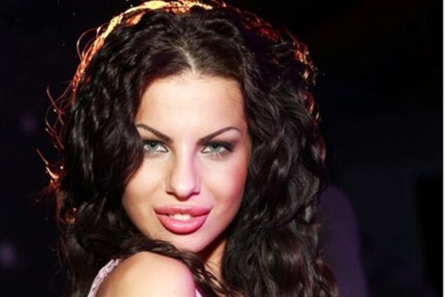 Лоран призналась, что политики ее находят сами