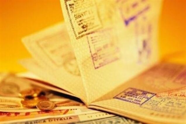 МИД Польши: ЕС должен отменить визы для украинцев 