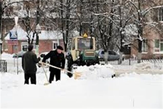 На Черниговщине обрушившаяся веранда заблокировала трех человек