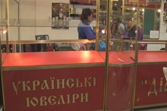 На Луганщине неизвестные в масках ограбили ювелирный магазин