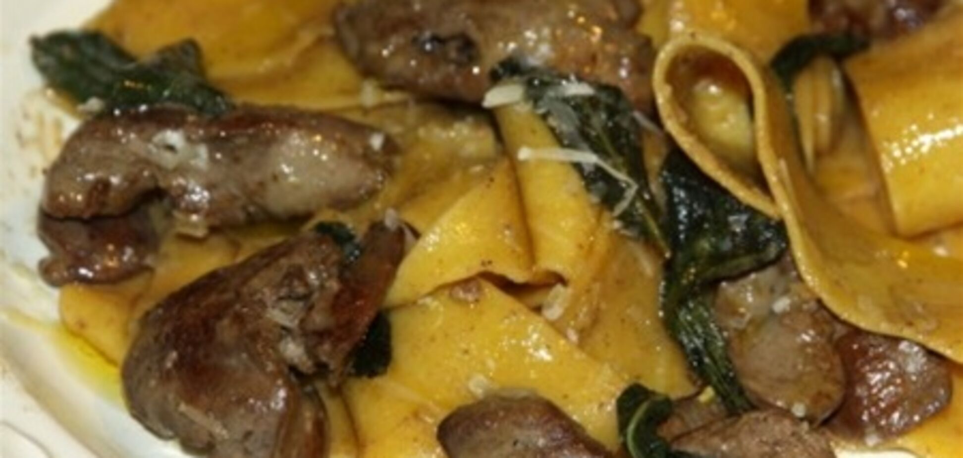 Папарделле с куриной печенью и шалфеем