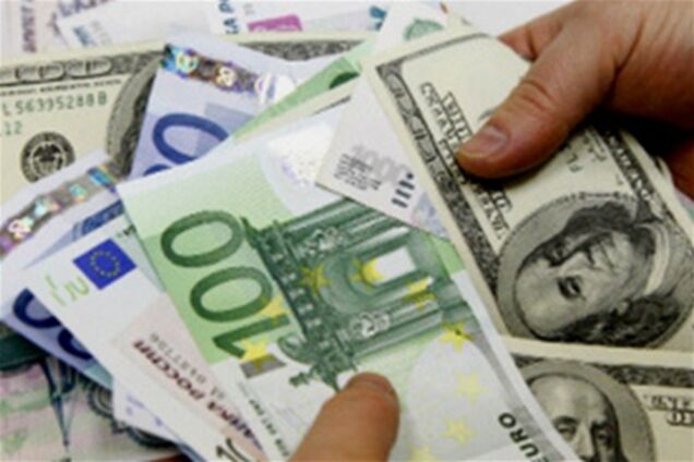 Курс евро на межбанке пошел вниз