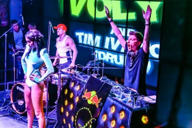 Сын нардепа Жебривского оторвался на выступлении Воли. Фото