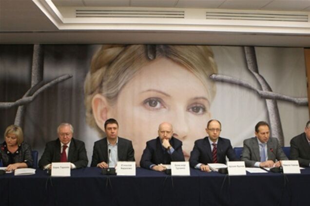 Об'єднана опозиція проти призначення Азарова прем'єром