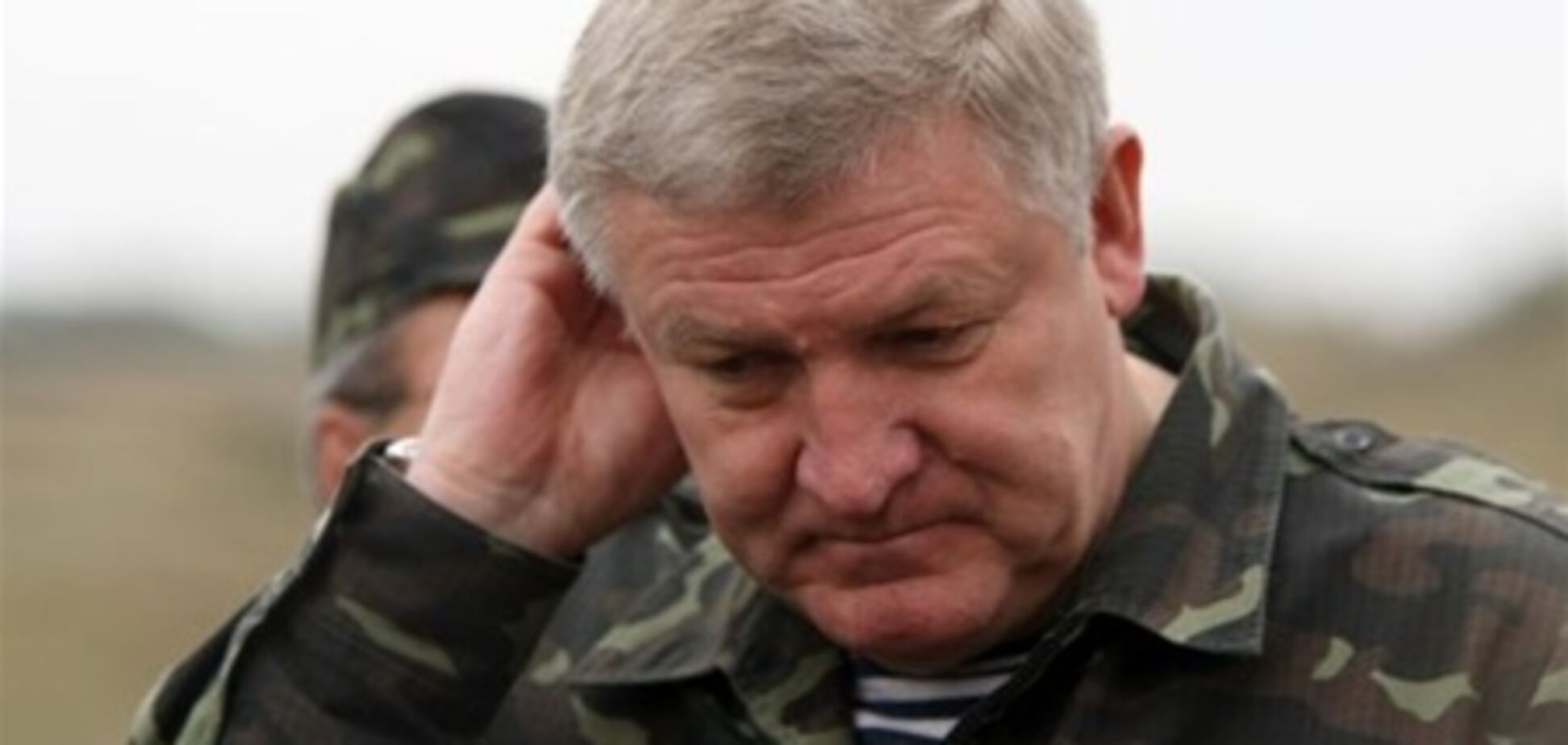 Янукович пообіцяв Єжелю нову військову посаду