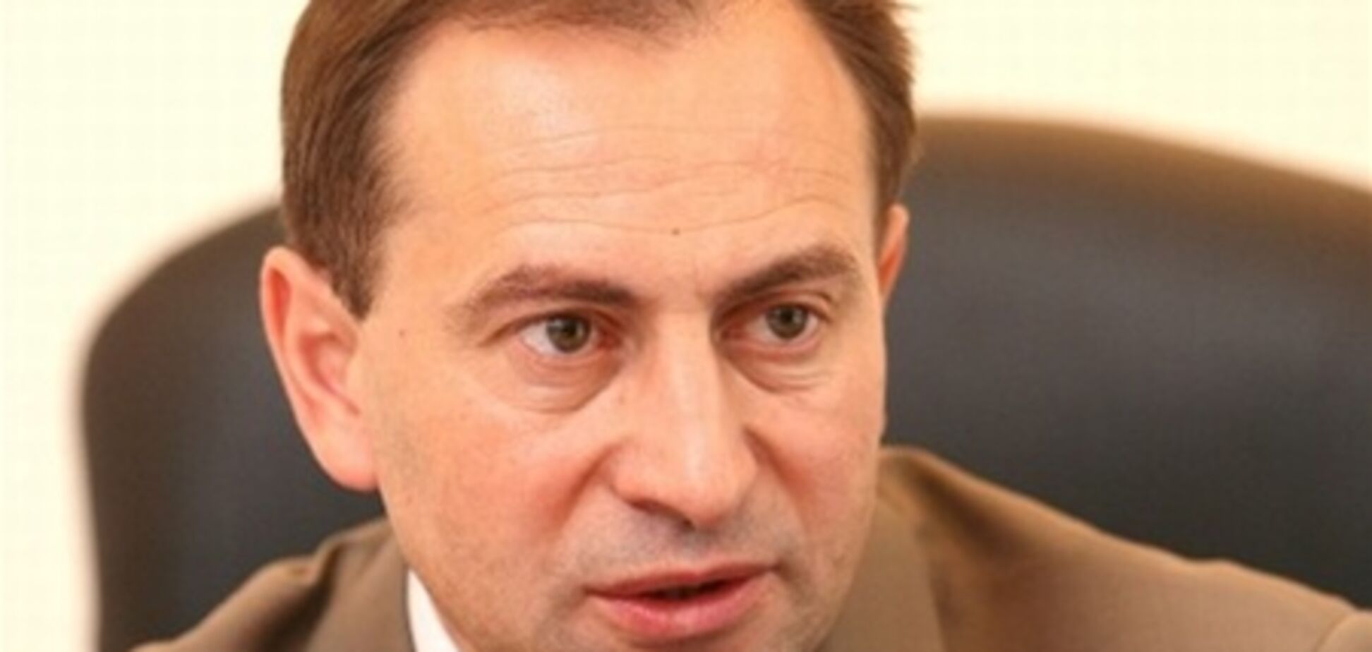 Томенко хочет отменить льготы всем чиновникам