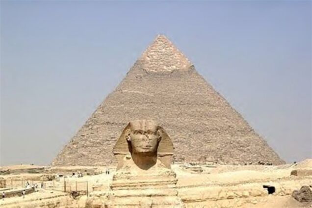 С пирамиды Хеопса сняли американского туриста