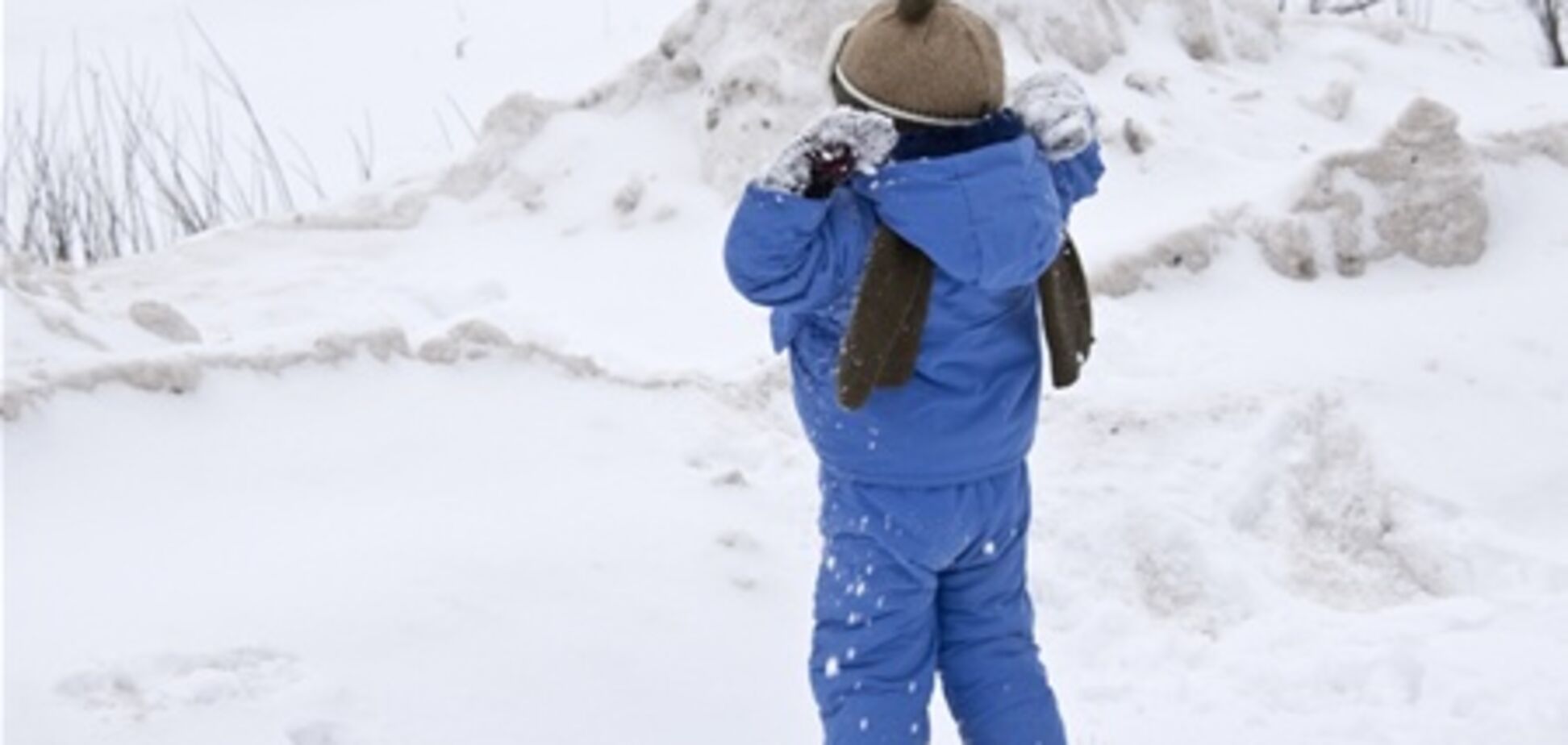 Родители выгнали 4-летнего ребенка на мороз