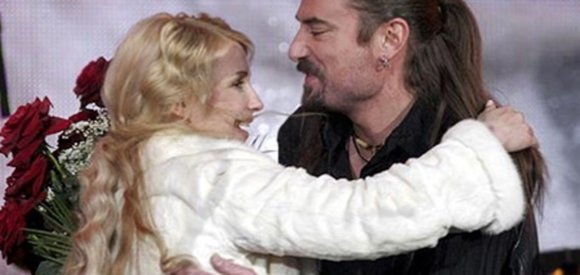 Зять Тимошенко затискал девушек