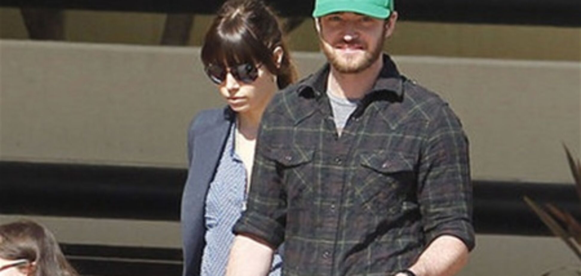 Тимберлейк гуляет с Бил в Лос-Анджелесе. Фото