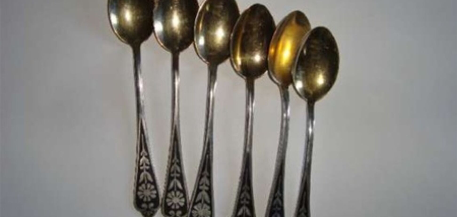 На украинско-венгерской границе изъяли 14 кг столового серебра