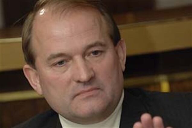 Медведчук критикує сукні Марченко