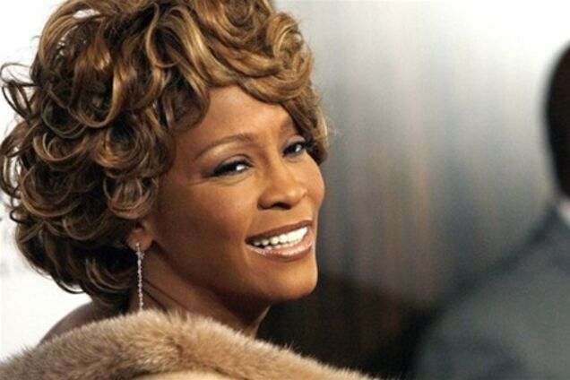 К делу о смерти Хьюстон приобщили ее амбулаторные карты и рецепты 