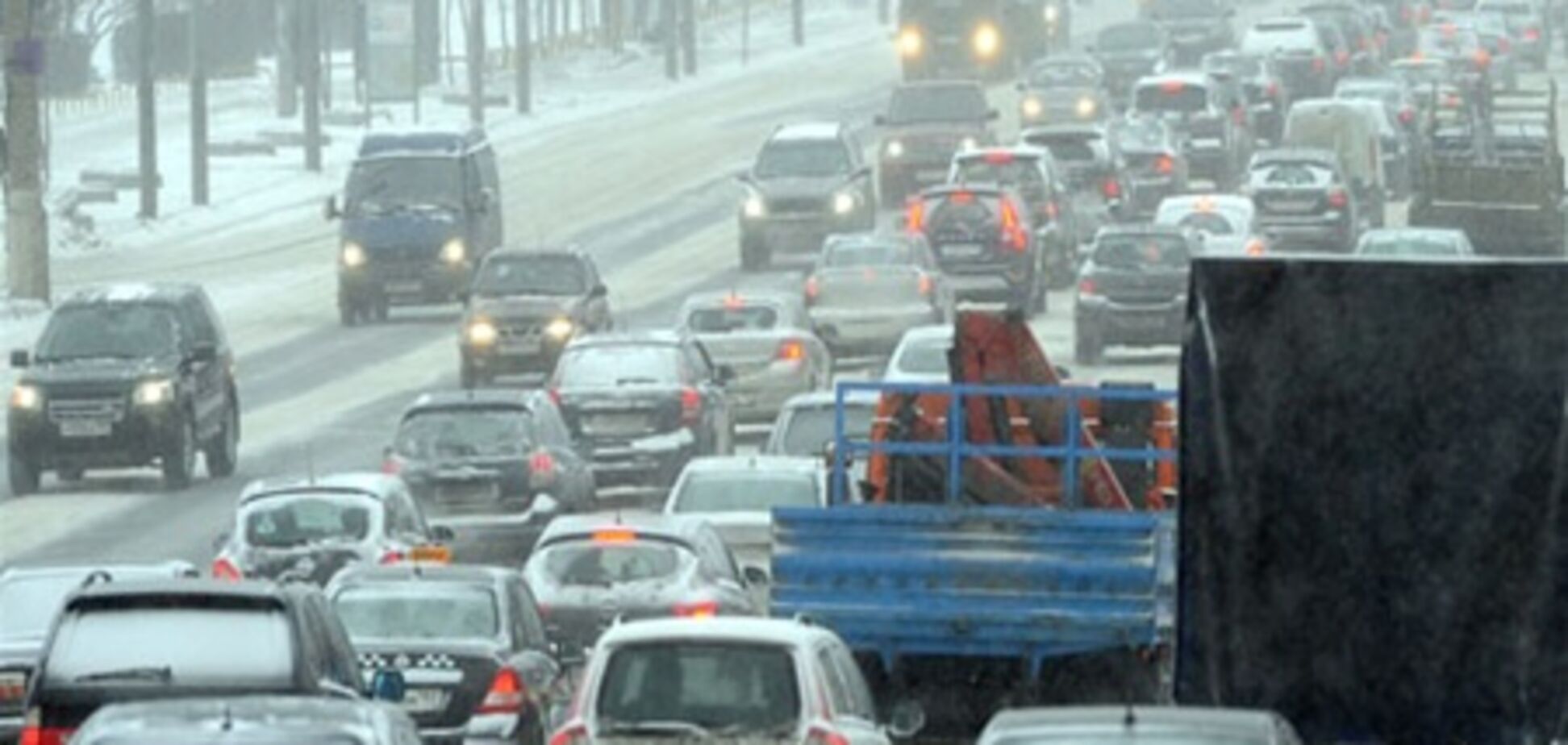 У Москві через снігопад настав транспортний колапс