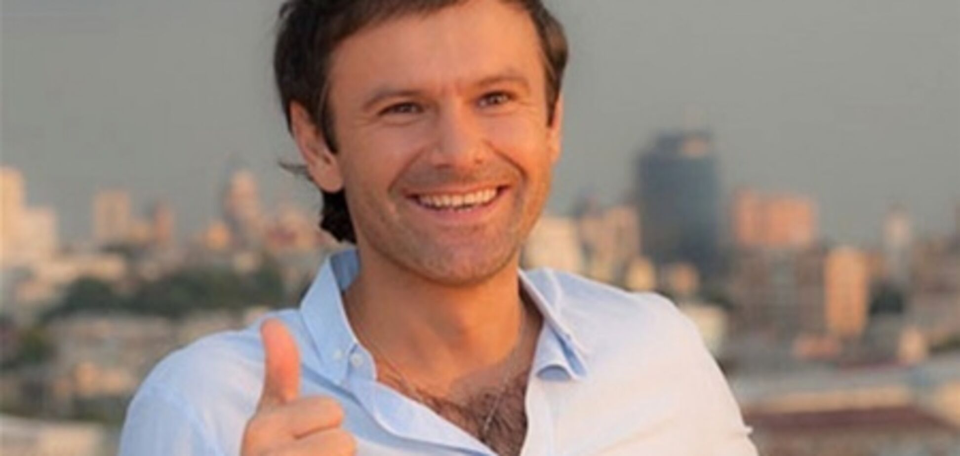 Вакарчук выпивает полбутылки перед концертом?