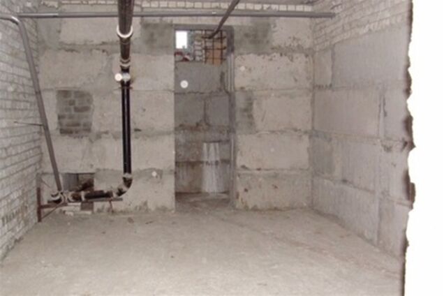 Жильцы отсудили подвал своего дома у застройщика