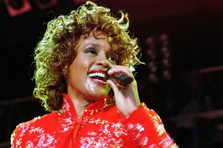 Похороны Уитни Хьюстон покажут онлайн