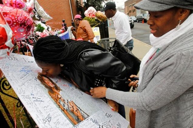 Прощание с Уитни Хьюстон. Фото