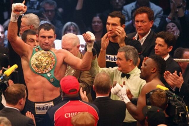 Виталий Кличко отстоял титул чемпиона мира