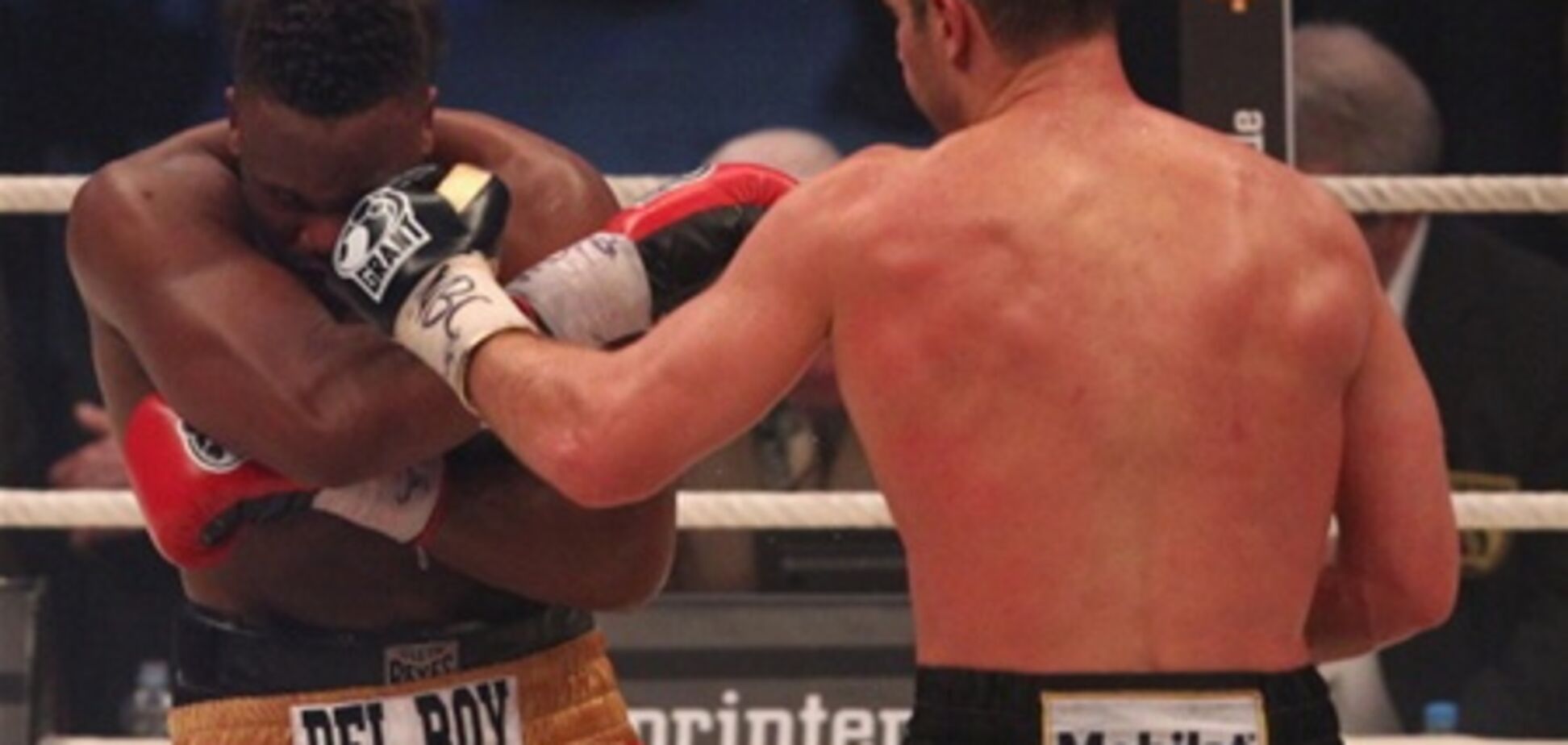 Кличко в бою с Чисорой получил травму