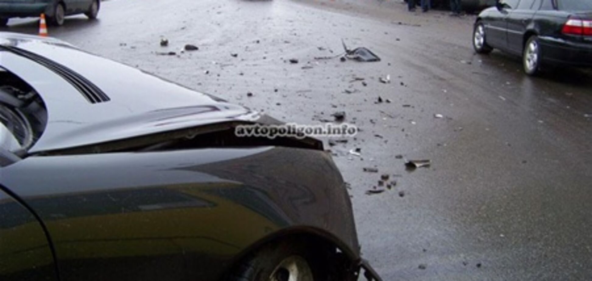 В Киеве возле посольства Израиля сыграли в 'бильярд' пять машин. Фото