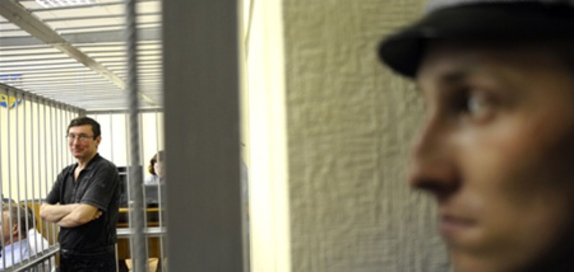 Жена Луценко утверждает, что на судей ее мужа давят