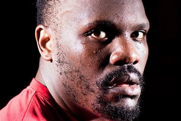 Чисора оштрафован за плевок в лицо Кличко