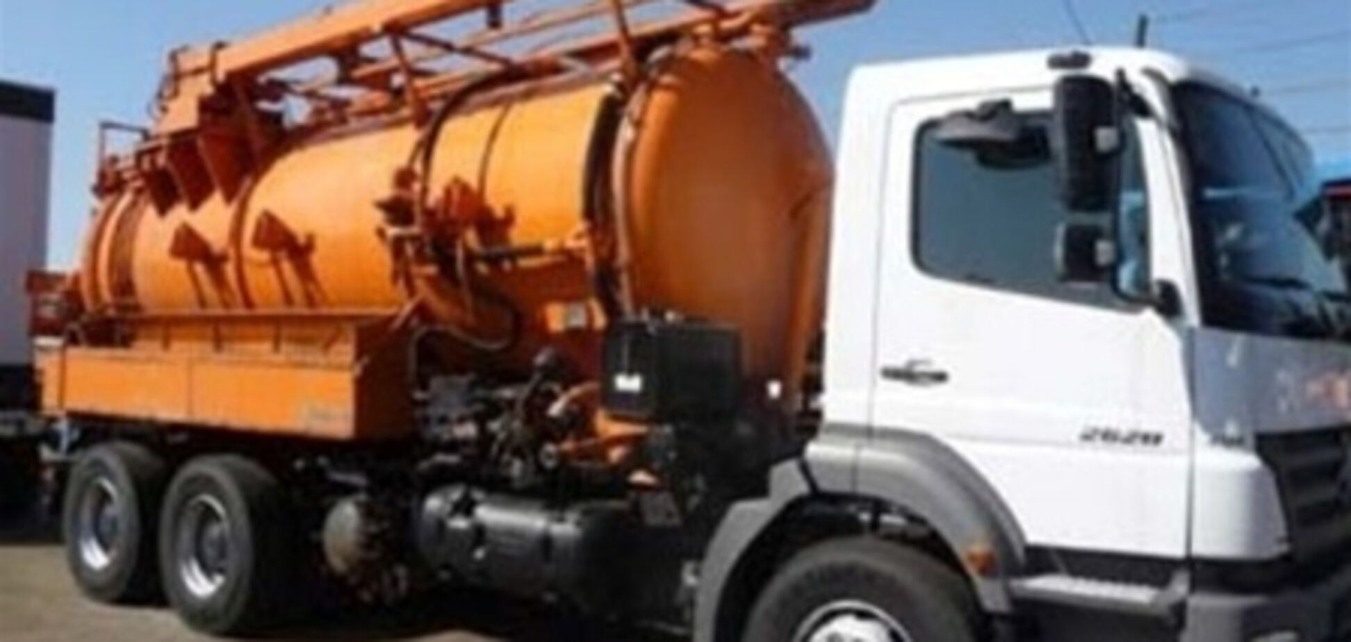 ДТП в Киеве: водитель мусоровозки не заметил пенсионерку