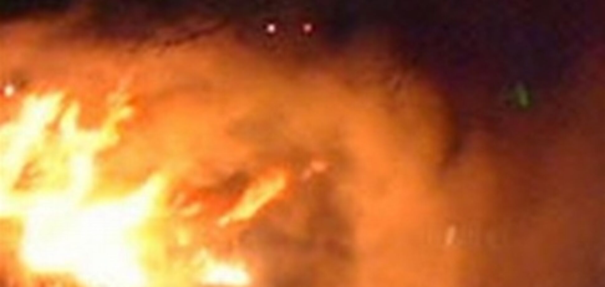 На Русановке незаконно поджигают дома