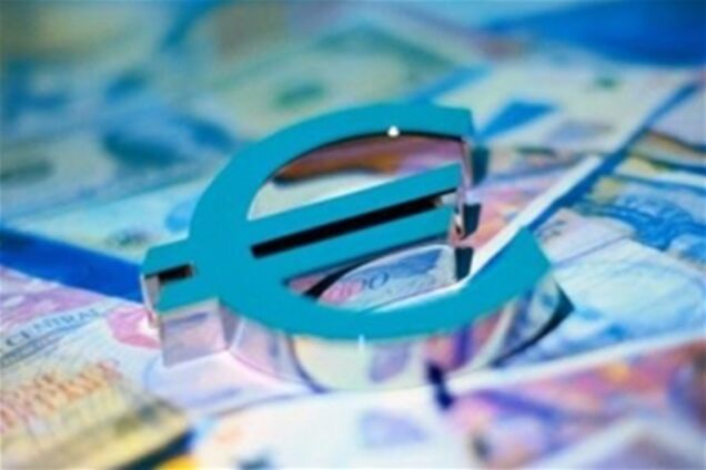 Межбанк: евро незначительно подорожал, 22 февраля 2012