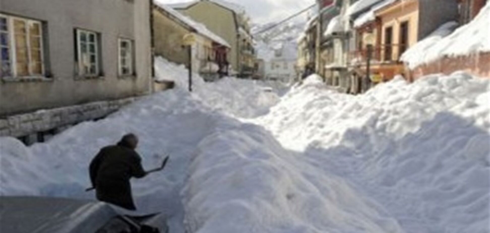 Через снігопади Чорногорія просить допомоги у Львівщини