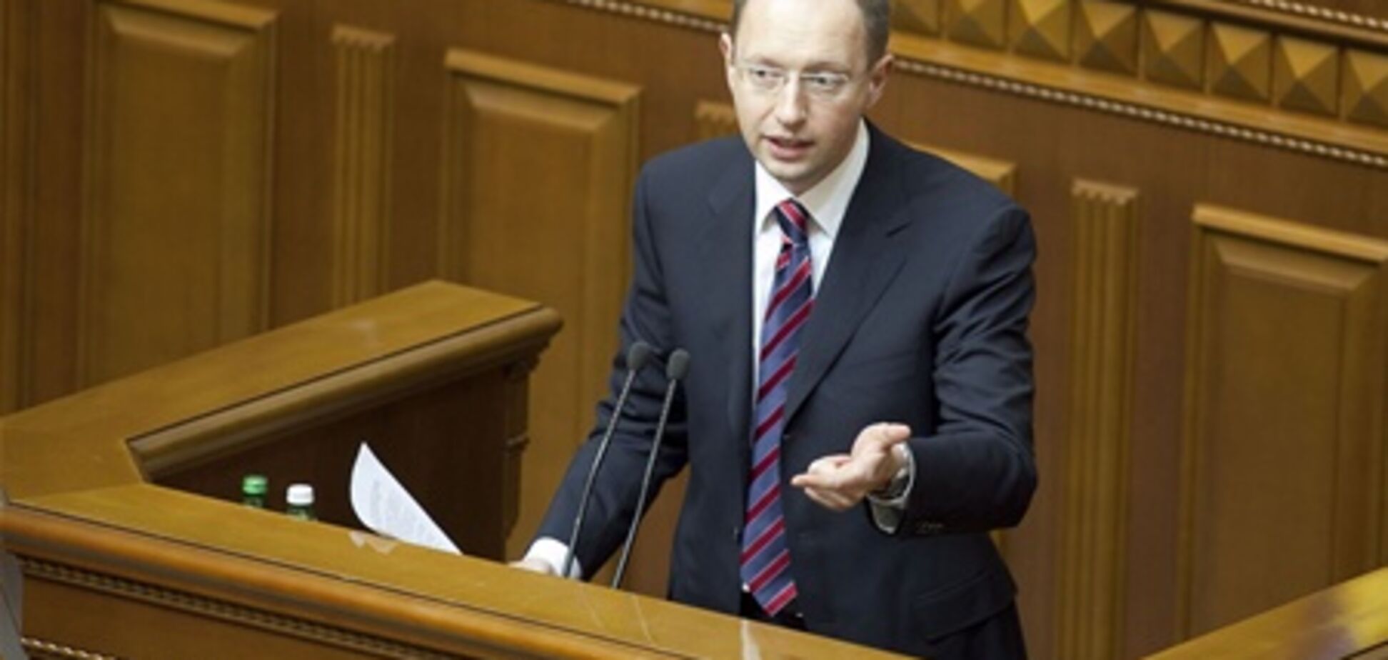 Оппозиция разблокирует трибуну, если придет Янукович