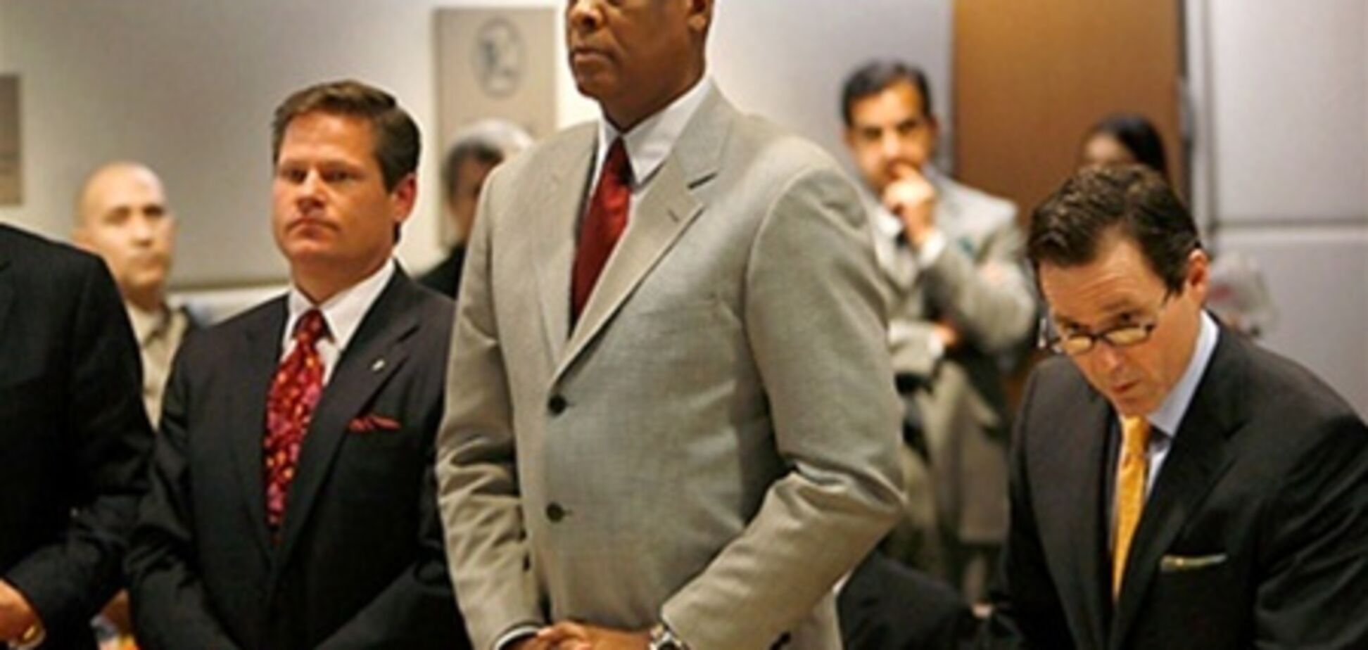 Суд відмовився звільнити колишнього лікаря Майкла Джексона