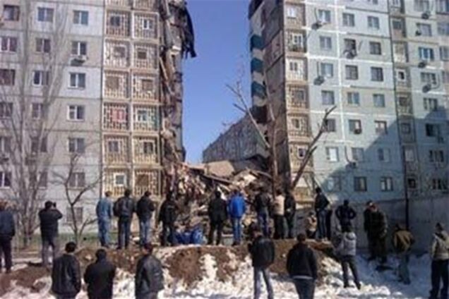 Под завалами дома в Астрахани нашли девятого погибшего