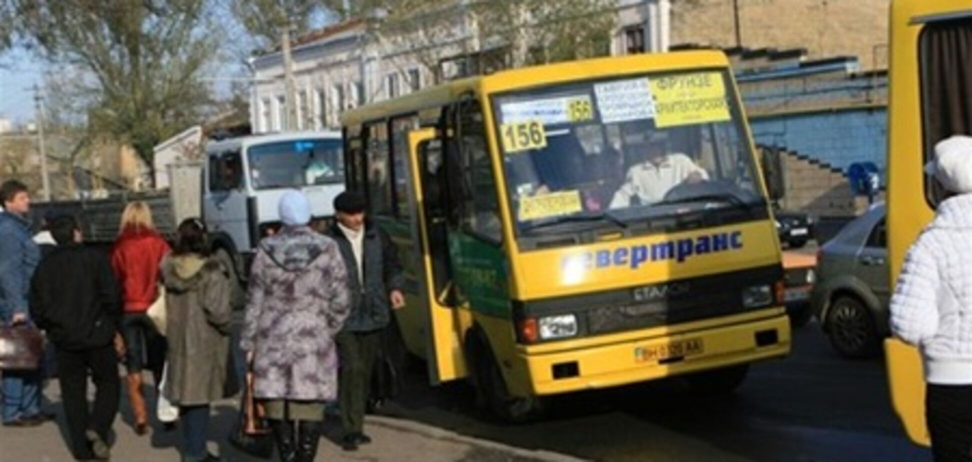 Водителям маршруток запретят брать деньги на ходу